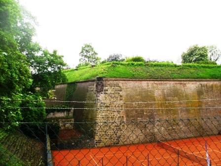 Zitadelle-Hornwerk, typisch tschechische Nutzung der Graeben